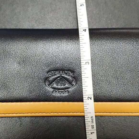 Stealth Mode black and tanish brown leather wallet - Picture 4 of 12
